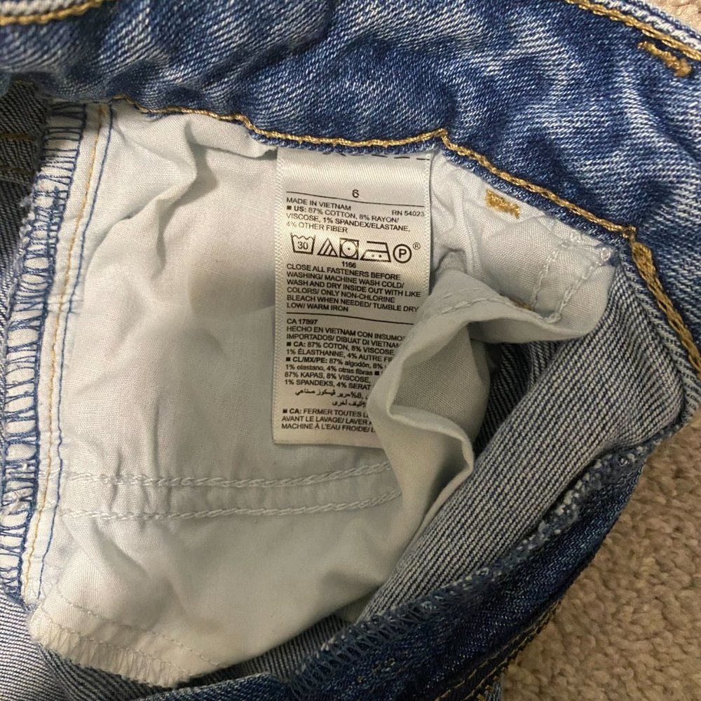 Old Navy Distressed Rockstar Super Skinny Jeans - Size 6‎ - Picture 8 of 8
